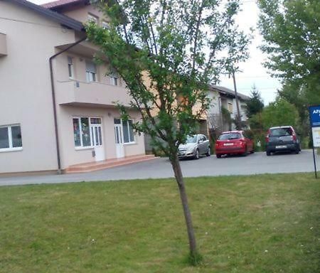 Kuc Kuc Apartmani Karlovac Extérieur photo